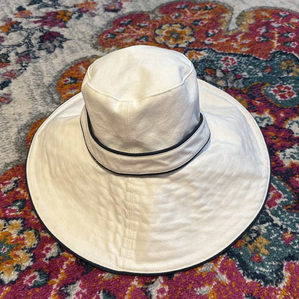 HATattack sun hat in good used condition!👒